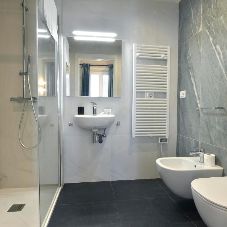 BMI Florence Rooms - Double Room with Private Bathroom - 5