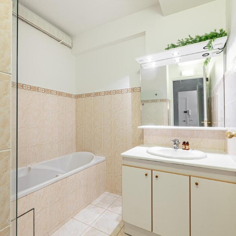 Arc de Triomphe-Bail Mobilité-1 large bedroom - Appartement 1 Chambre Classique avec Lit King-Size - 5