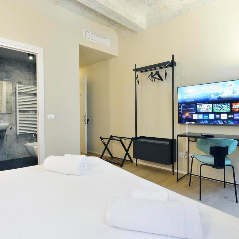 BMI Florence Rooms - Large Double Room - 2
