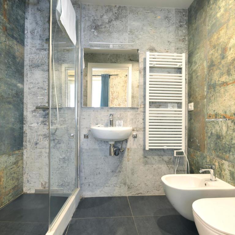 BMI Florence Rooms - Large Double Room - 4