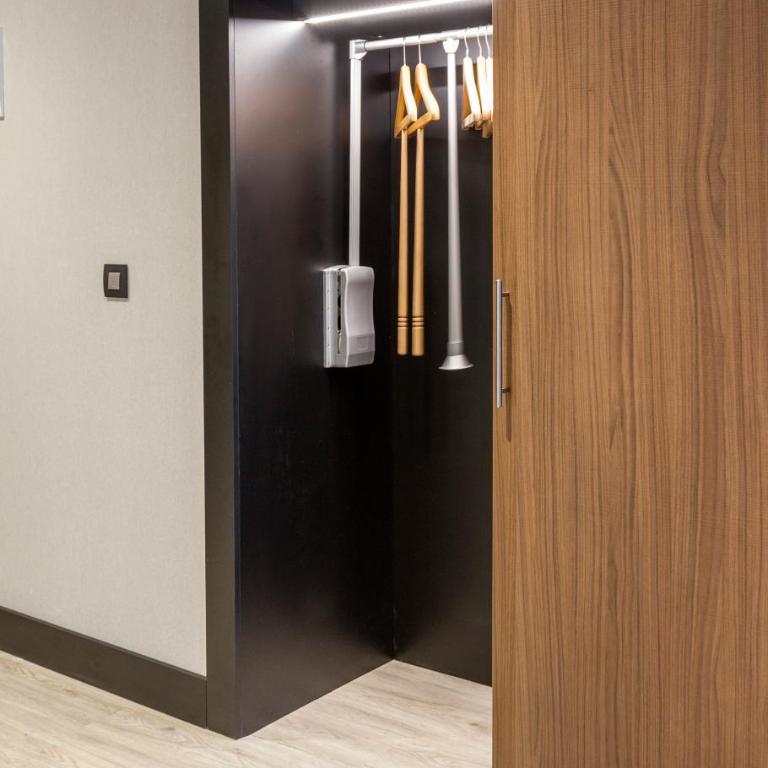 Ilunion Atrium - Barrierefreies Zimmer - 5