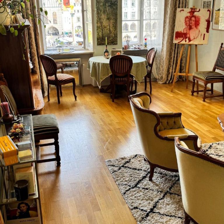 Artists Home on Marienplatz with Town Hall View - Apartment mit 2 Schlafzimmern - 6
