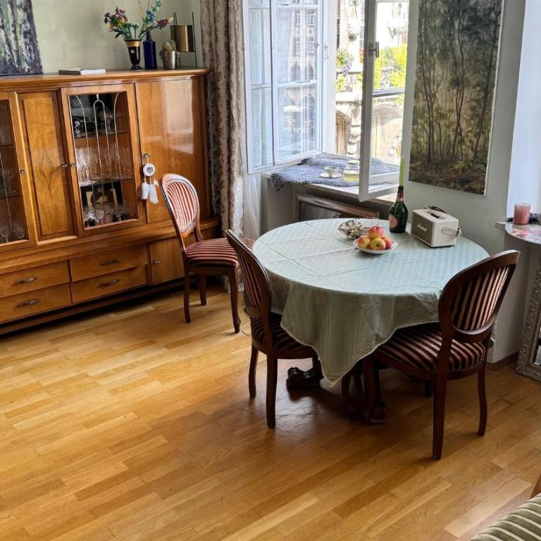 Artists Home on Marienplatz with Town Hall View - Apartment mit 2 Schlafzimmern - 10