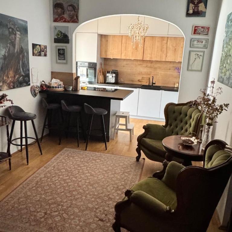 Artists Home on Marienplatz with Town Hall View - Apartment mit 2 Schlafzimmern - 30