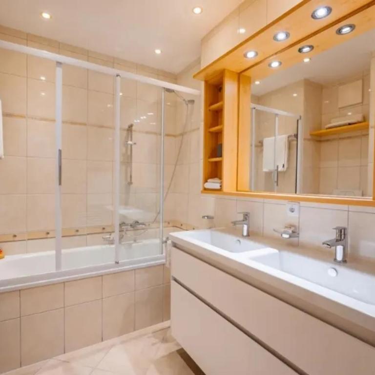 Sonniges 5 Zimmer Penthouse Mit Loggia Sowie Beheiztem Aussenpo - Apartment - 13