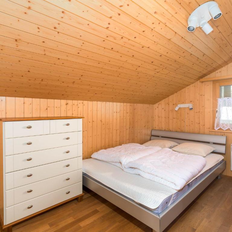 Alpine Duplex near Aletsch with Views & Parking - Apartment - 5