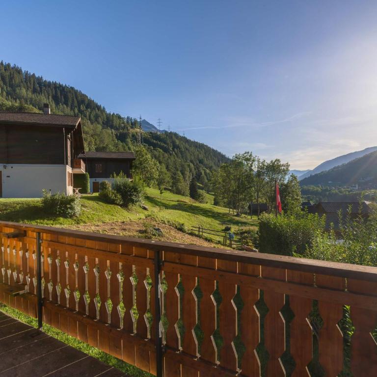 Alpine Duplex near Aletsch with Views & Parking - Apartment - 3