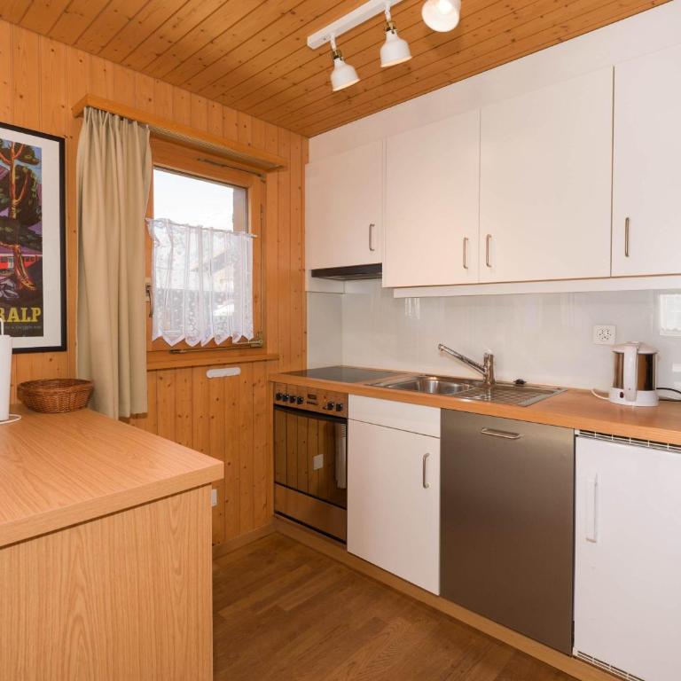 Alpine Duplex near Aletsch with Views & Parking - Apartment - 9