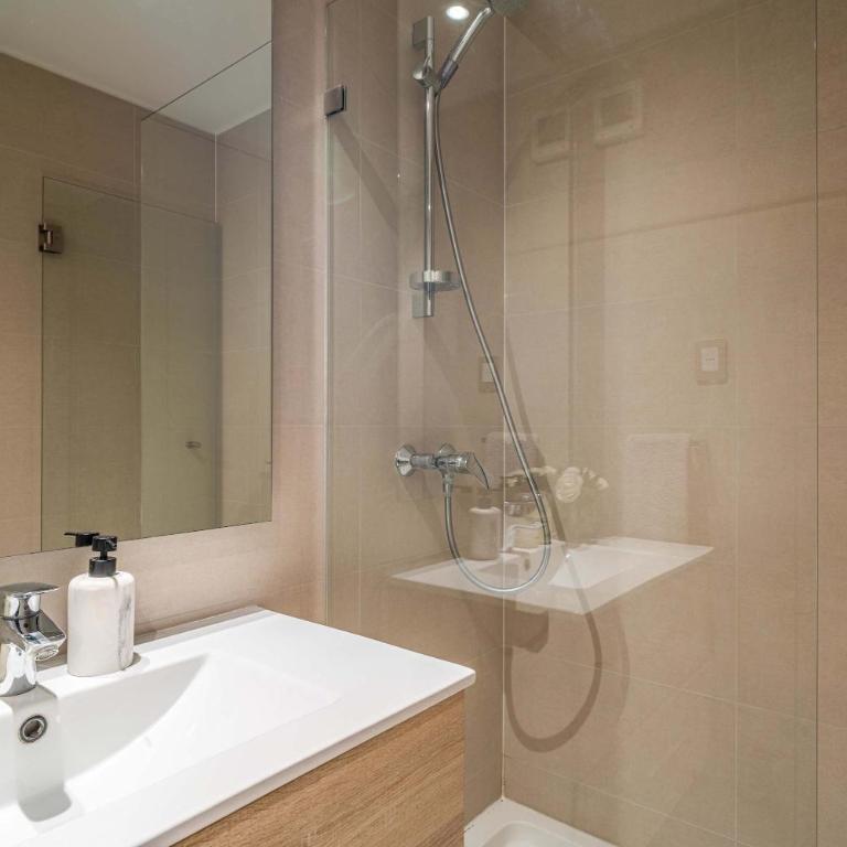 HOM I Lujoso y Comodo Depto 1D1B en Las Condes - Apartment - 38