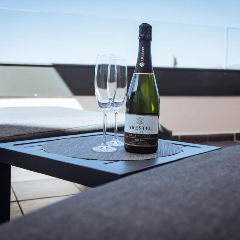 5-Star Resort Retreat Near Puerto Banús Marbella - Apartment - 12