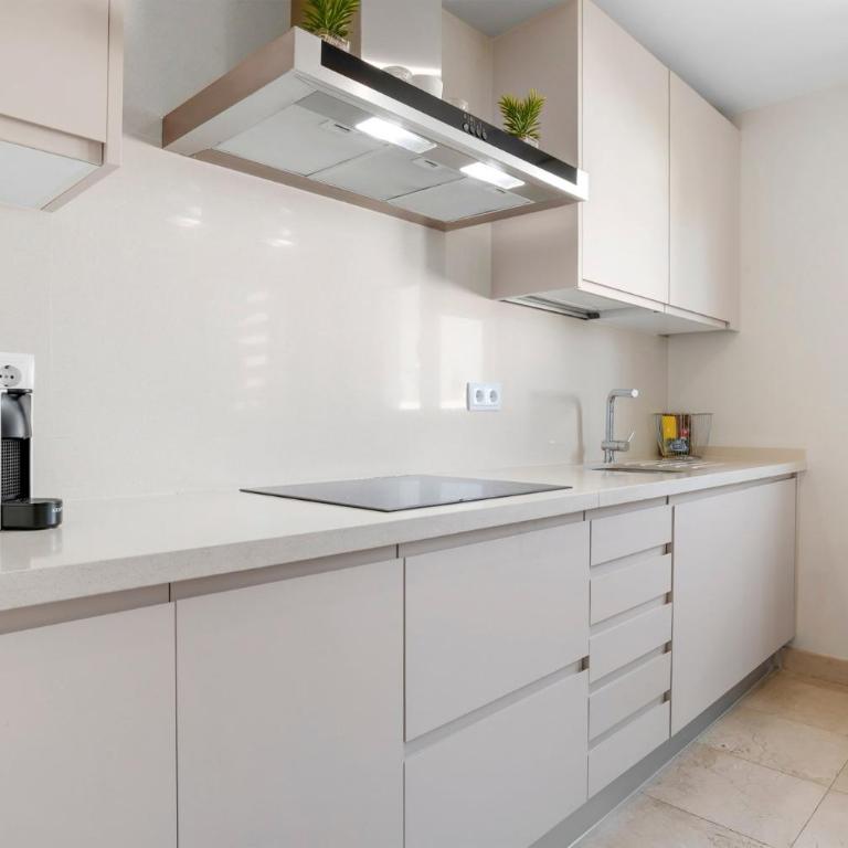 5-Star Resort Retreat Near Puerto Banús Marbella - Apartment - 40