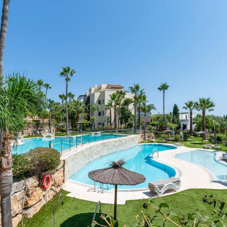 5-Star Resort Retreat Near Puerto Banús Marbella - Apartment - 39
