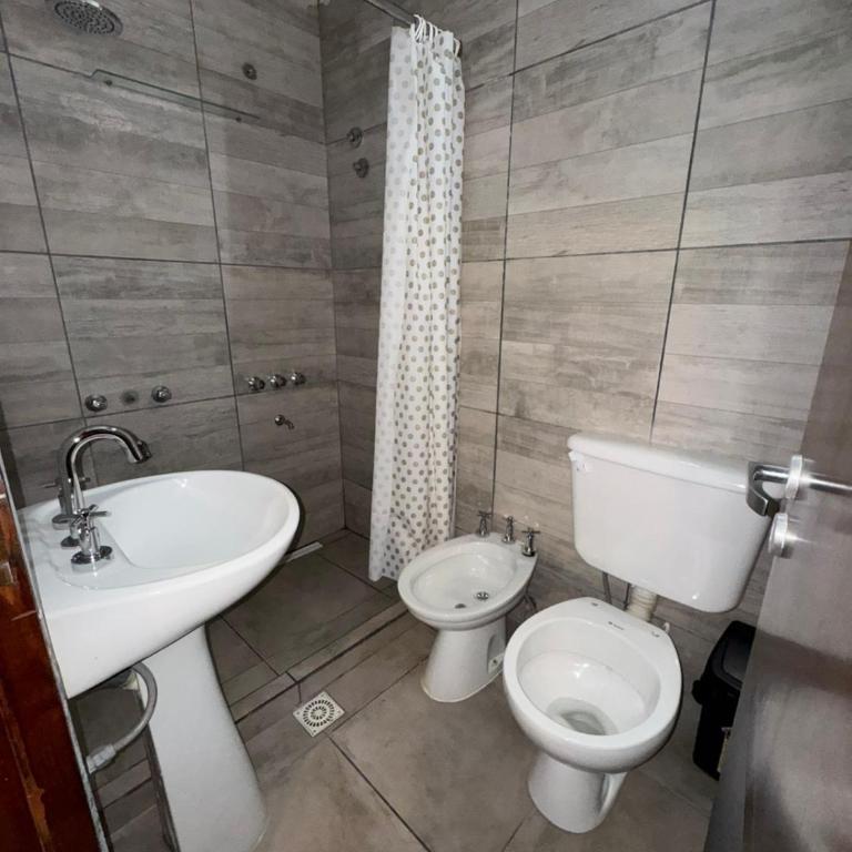 Constantino Hosteria y Hostel - Family Room with Private Bathroom - 5