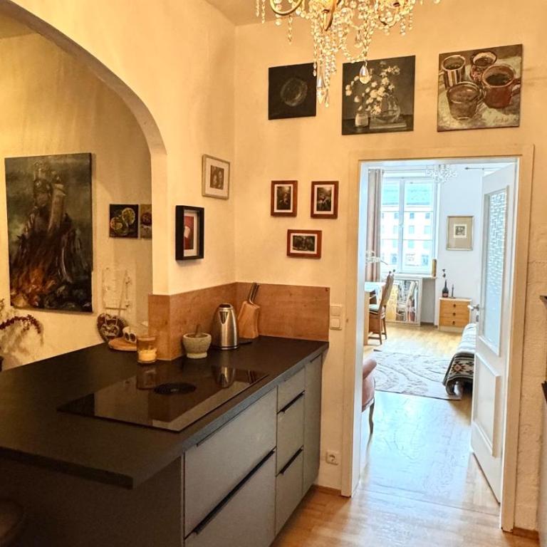 Artists Home on Marienplatz with Town Hall View - Apartment mit 2 Schlafzimmern - 37