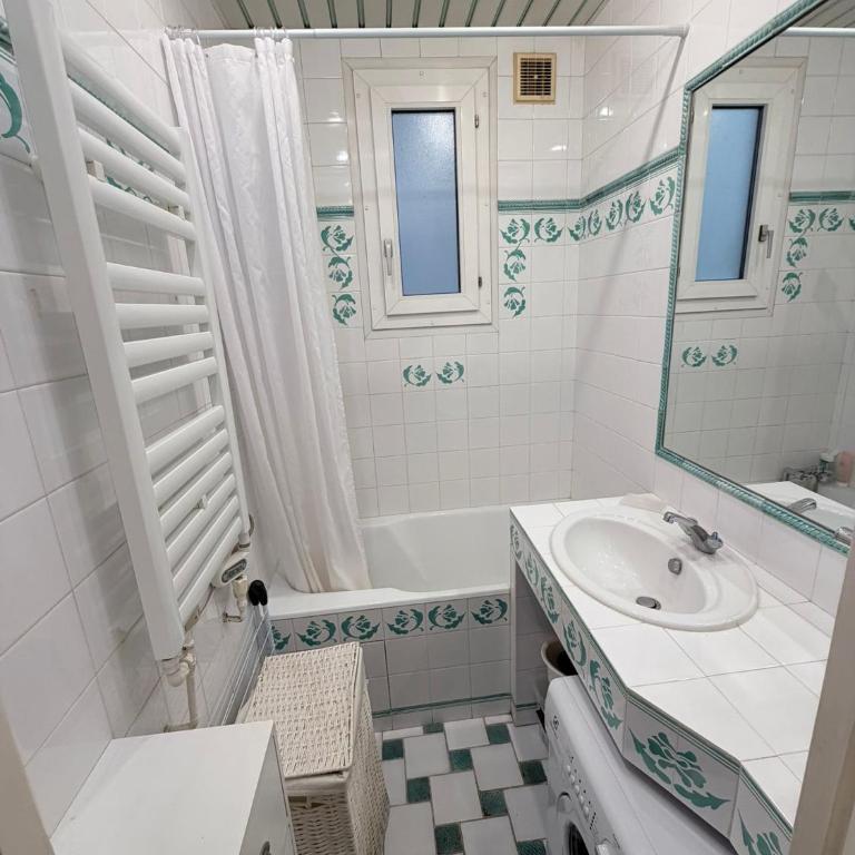 Authentic Parisian Apartement with 2 bedrooms - Appartement 1 Chambre - 12