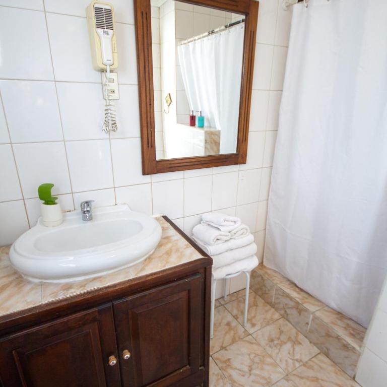 Hostal del Estrecho - Habitación Doble con baño privado - 1