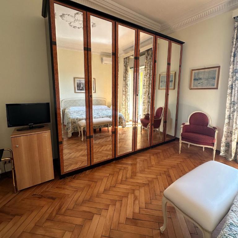Grand Hotel De Londres - Deluxe Dreibettzimmer mit Meerblick - 8