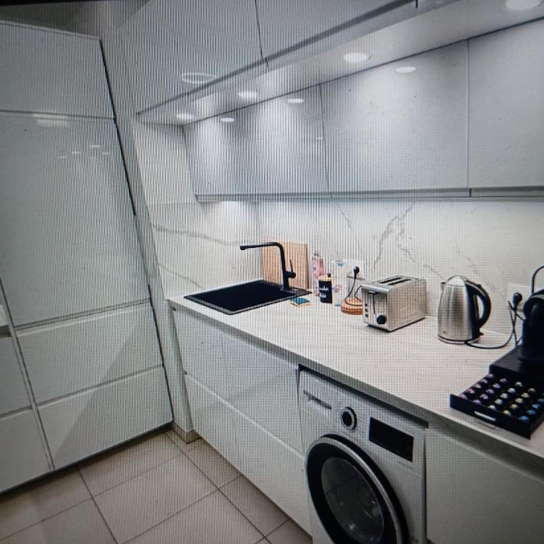 LeannGoldStay - Apartamento de 1 dormitorio - 2