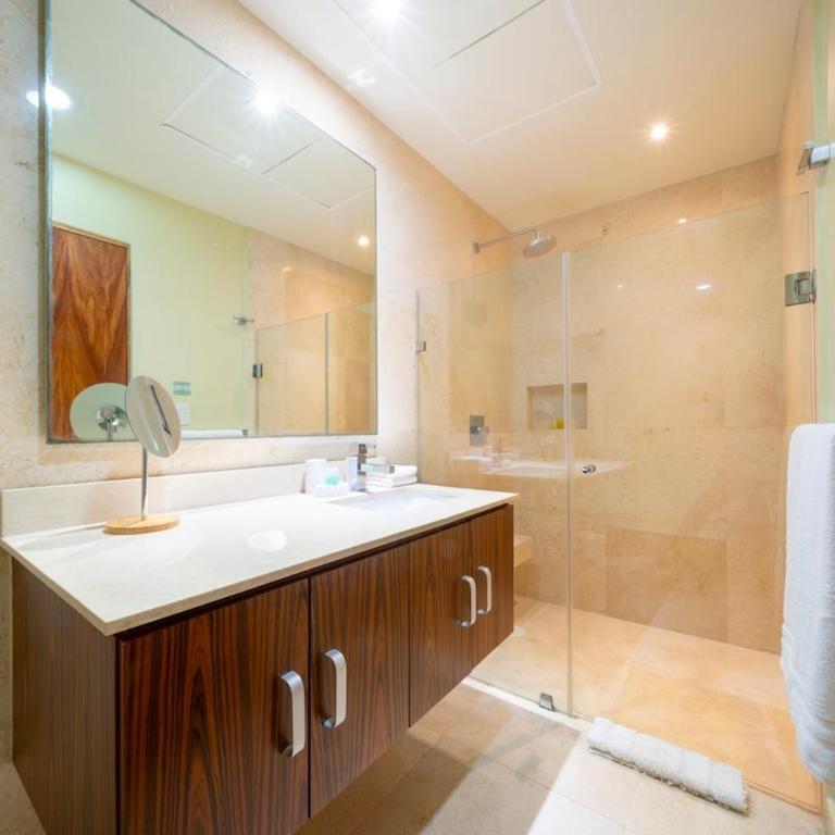 Terrazas 38th St - 2BR w Private Jacuzzi - Two-Bedroom Apartment with Balcony and Terrace - 13