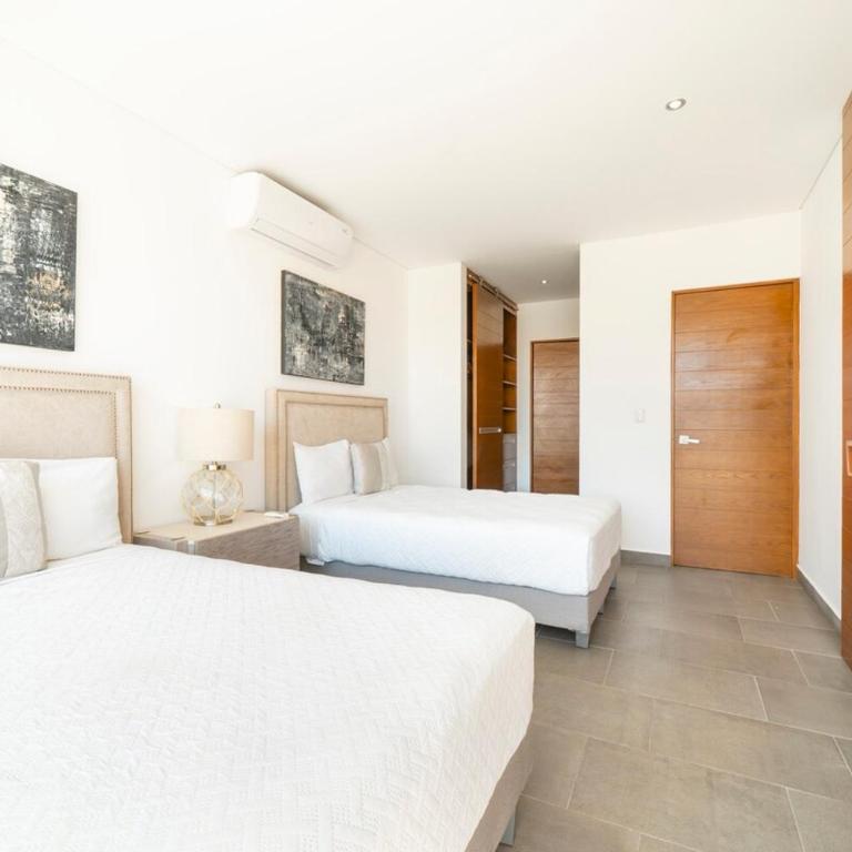 3BR Condo with Rooftop Pool & Parking - Apartment - 10