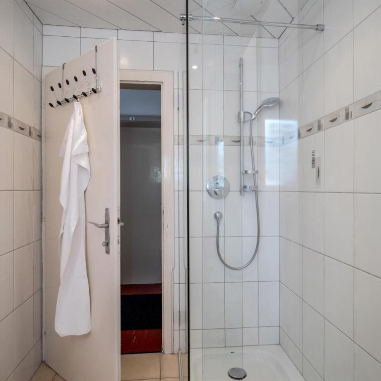 Gruber Alpin Living - Ferienhaus mit Dusche - 13