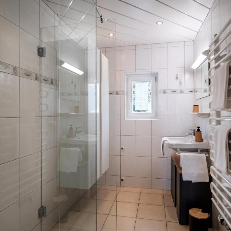 Gruber Alpin Living - Ferienhaus mit Dusche - 12