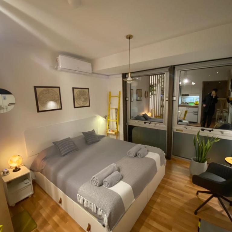 Estudio 905, seguridad 24hs, a 200 mts de Calle Florida y Galerías Pacífico - Apartamento de 1 dormitorio - 3