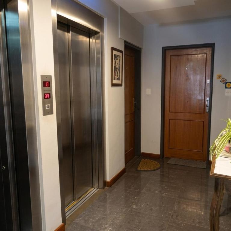 CÓRDOBA DEPARTAMENTO CÉNTRICO-OPCIÓN COCHERA-cerca Sanatorio Allende-Kempes-Plaza de la música-clinicas de ojos-Imgo-shopings-Univ Siglo 21- - One-Bedroom Apartment - 3