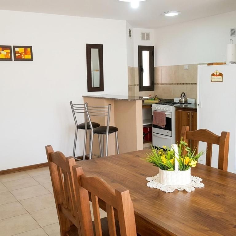 CÓRDOBA DEPARTAMENTO CÉNTRICO-OPCIÓN COCHERA-cerca Sanatorio Allende-Kempes-Plaza de la música-clinicas de ojos-Imgo-shopings-Univ Siglo 21- - One-Bedroom Apartment - 6