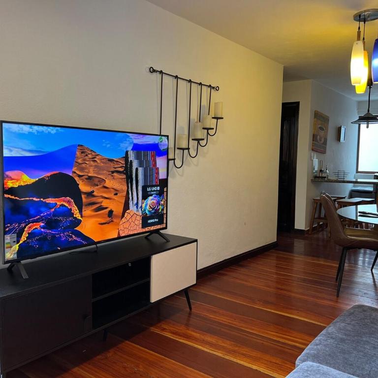 Colonial Retreat in Cuenca by the Tomebamba - One-Bedroom Apartment - 1