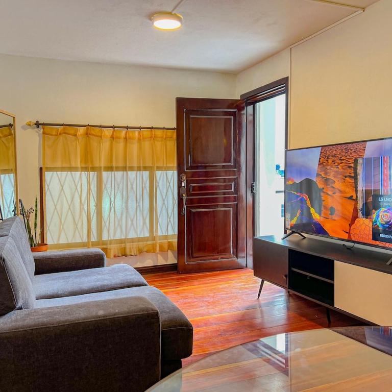 Colonial Retreat in Cuenca by the Tomebamba - One-Bedroom Apartment - 3