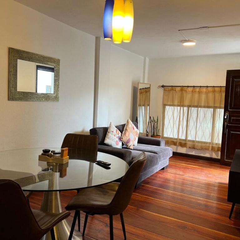 Colonial Retreat in Cuenca by the Tomebamba - One-Bedroom Apartment - 11