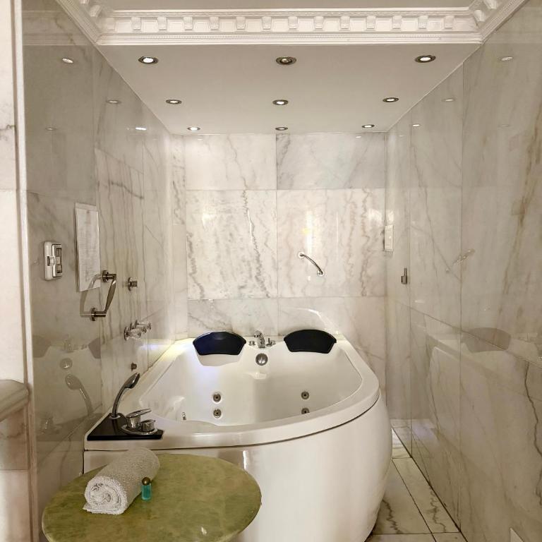Inkari Apart Hotel - King Suite with Spa Bath and Balcony with Partial Ocean View - 11