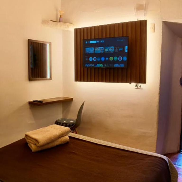 Cozy Apartment in Downtown - Two-Bedroom Apartment - 5