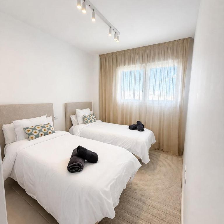 Celere Sea View Pool Gym Parking - Two-Bedroom Apartment - 17