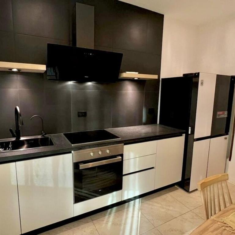 2BR Apartment Prime Location Newly Refurbished - Apartment - 12