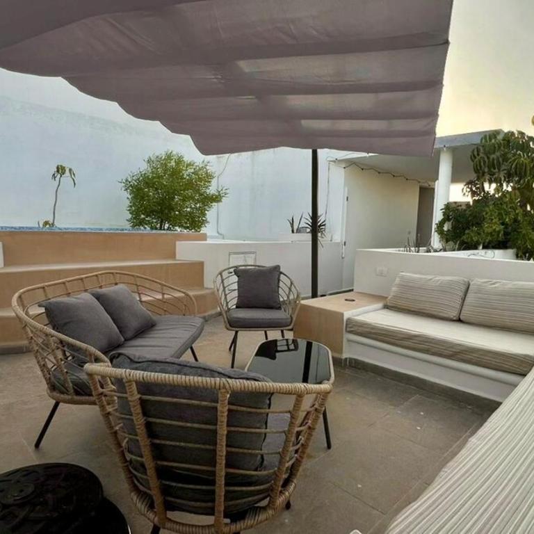2BR Apartment Prime Location Newly Refurbished - Apartment - 16