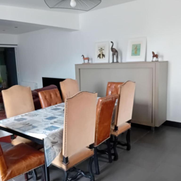 Bienvenue à l'idéal maison familiale - Maison 4 Chambres - 22