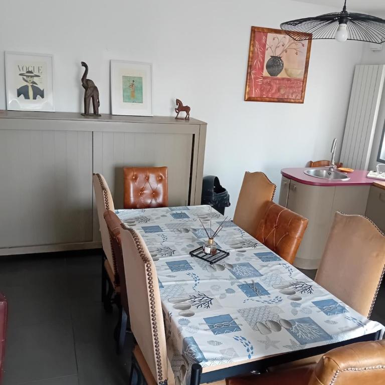 Bienvenue à l'idéal maison familiale - Maison 4 Chambres - 32