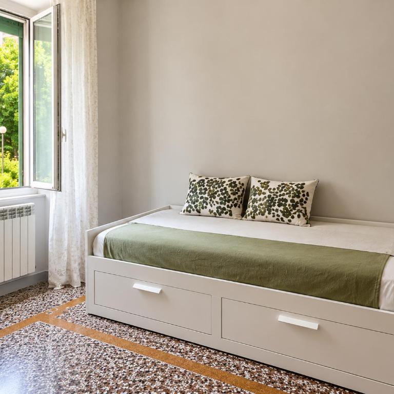 Leo's House - Two-Bedroom Apartment - 10
