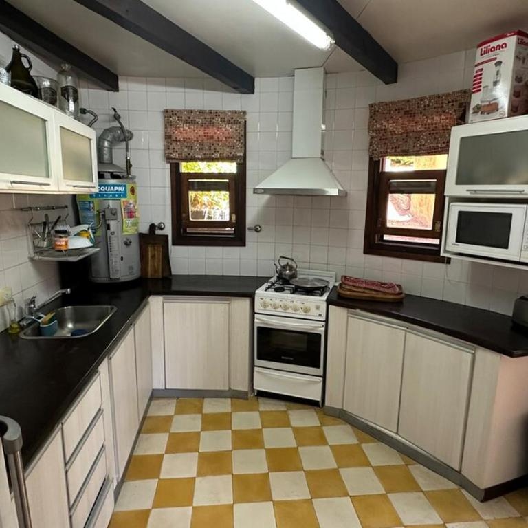 Casa en pleno bosque en Golf Nuevo Pinamar - Casa - 7