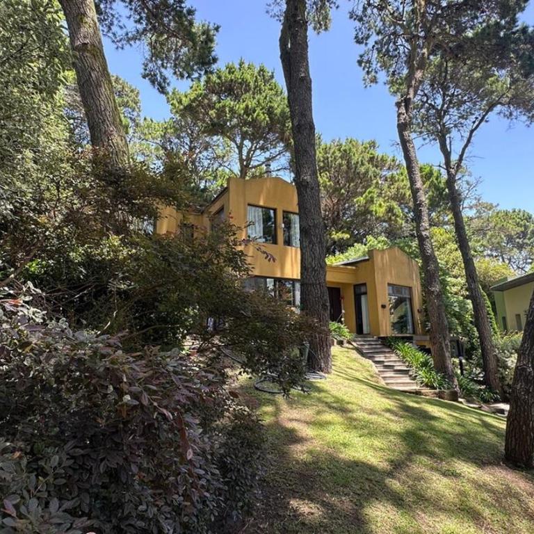 Casa en pleno bosque en Golf Nuevo Pinamar - Casa - 30
