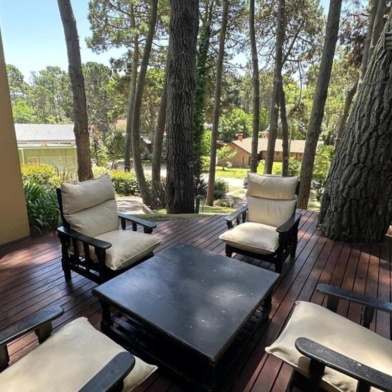 Casa en pleno bosque en Golf Nuevo Pinamar - Casa - 22