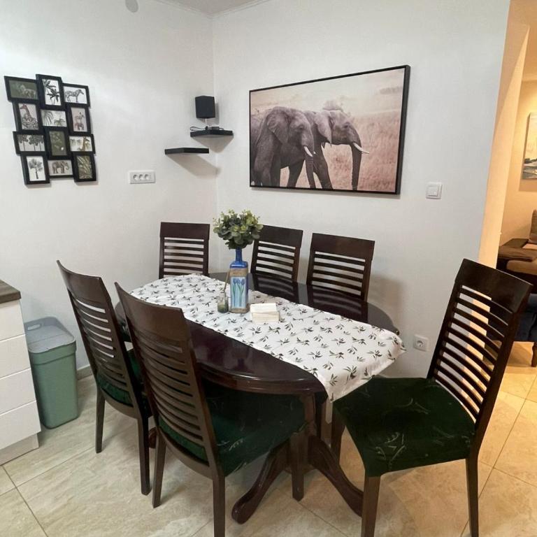 Home Alone Apartment - Apartman sa 2 Spavaće Sobe i Terasom - 5