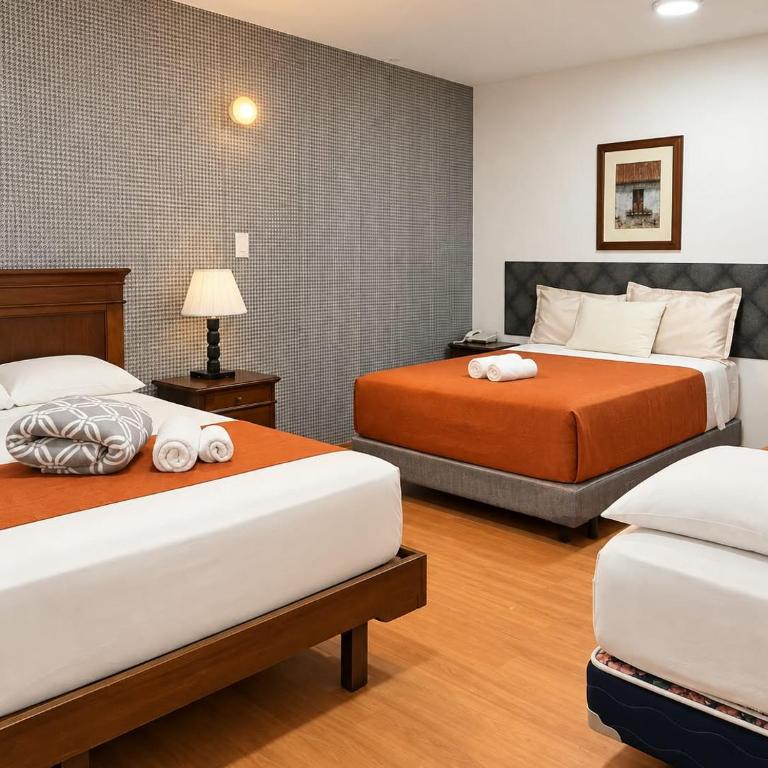 Hotel Coronel - Standard Family Room - 5