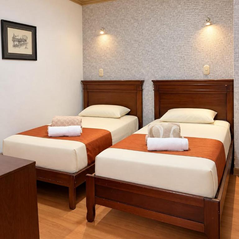 Hotel Coronel - Standard Twin Room - 2