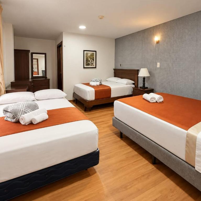 Hotel Coronel - Standard Family Room - 3