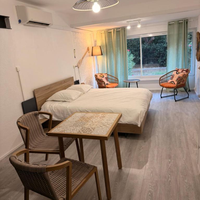 Le lazaret " imm LE BALI " LES SABLETTES - Studio - 9