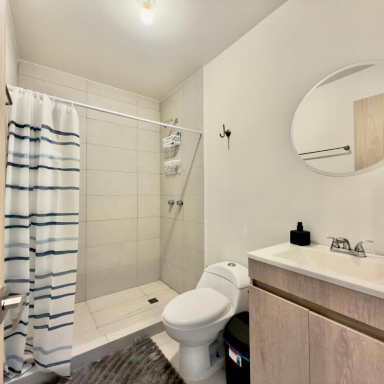 Loft Céntrico con Piscina, Gym y Vistas - One-Bedroom Apartment with City View - 9