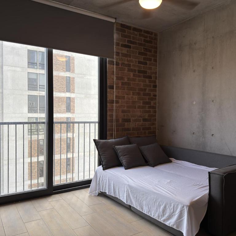 Loft Céntrico con Piscina, Gym y Vistas - One-Bedroom Apartment with City View - 14